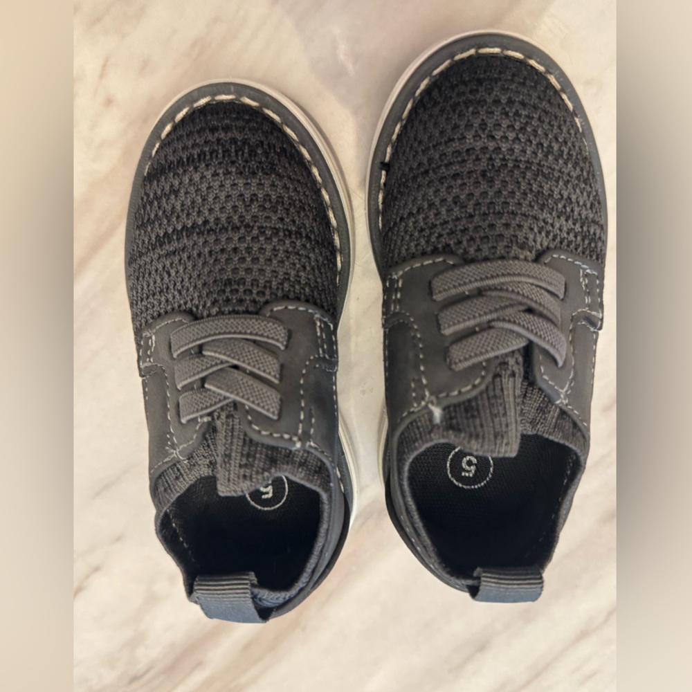 Cat & Jack Gray Boys Dress-Up Shoes with Breathable Slip-On Design Like-New